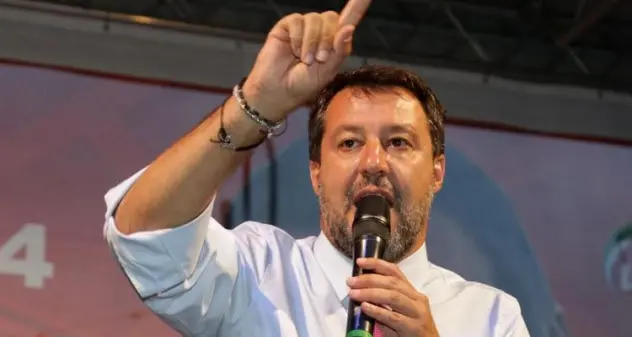 Salvini accusa Hamas per strage ospedale Gaza, bufera social