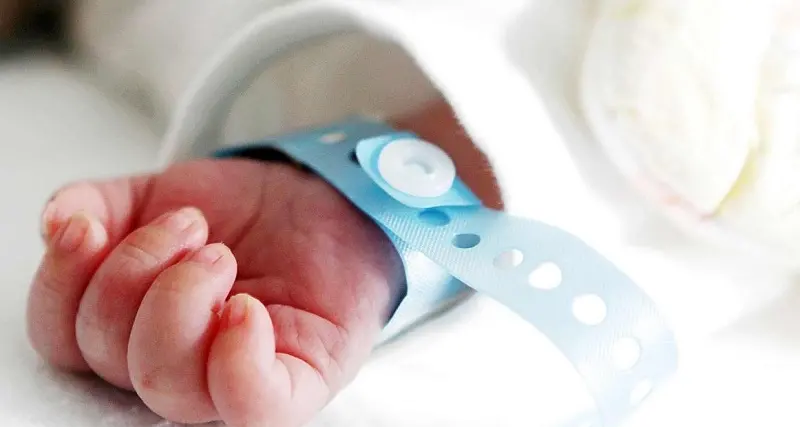 Neonato abbandonato a Osilo, madre e figlio ancora ricoverati