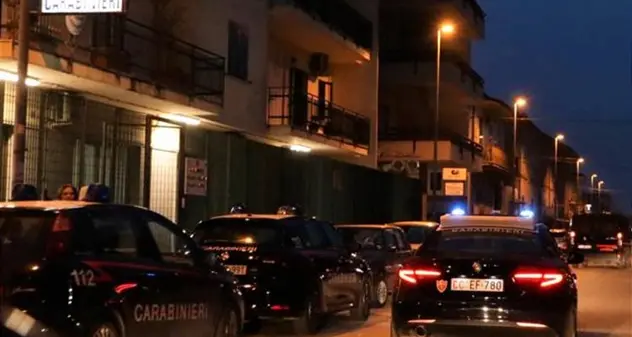 Caserta, aveva picchiato e sequestrato la moglie in garage: fermato 35enne