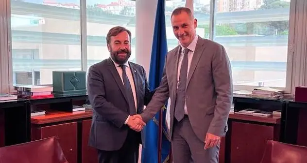 L’assessore Moro incontra il presidente corso Simeoni. Air Corsica volerà in Sardegna?