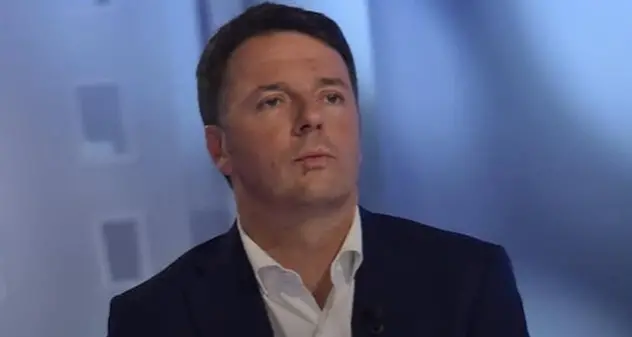 Renzi: \"L'Italia sta peggio di un anno fa e la vita costa di più\"