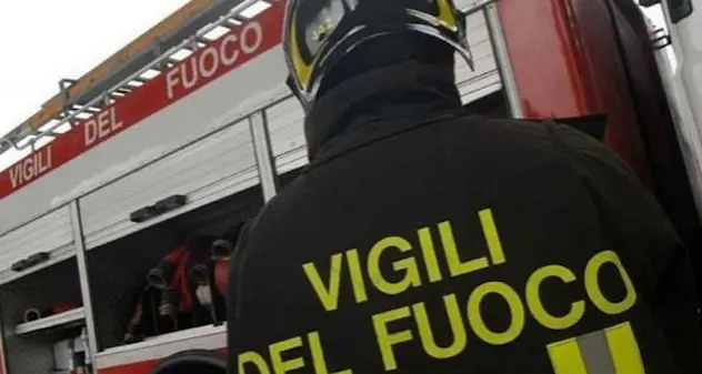 Attentato incendiario a Nuoro: distrutta l'auto di un'avvocata