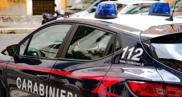 Accoltella alla schiena la sorella 70enne: arrestato