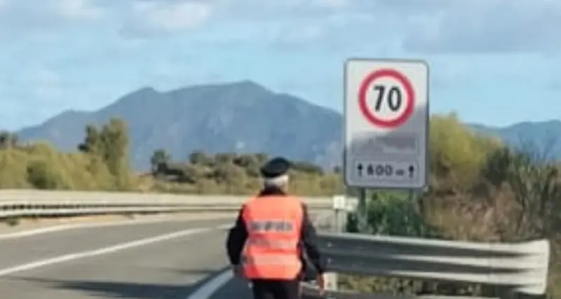 Castiadas, si schianta con l'auto contro la banchina e finisce nella scarpata: 46enne è salva