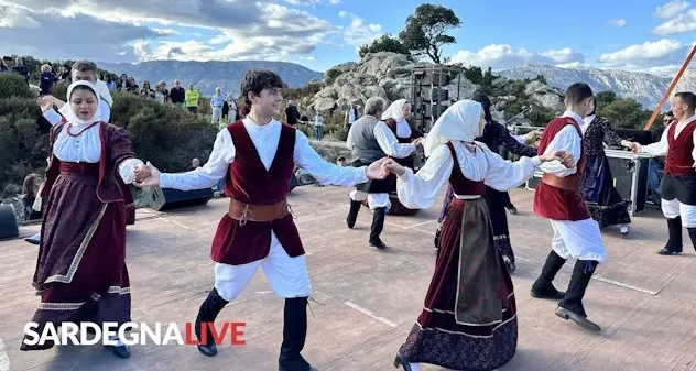 Irgoli. Patrimonio archeologico e tradizione del canto e del ballo si fondono nella 2^ edizione di “Identidades”