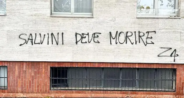 “Salvini deve morire”. Il vicepremier risponde con un post sui social