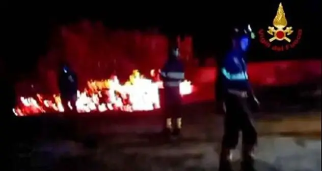 Maltempo: 52 interventi dei Vigili del Fuoco di Nuoro, fiamme a Tortolì causa vento