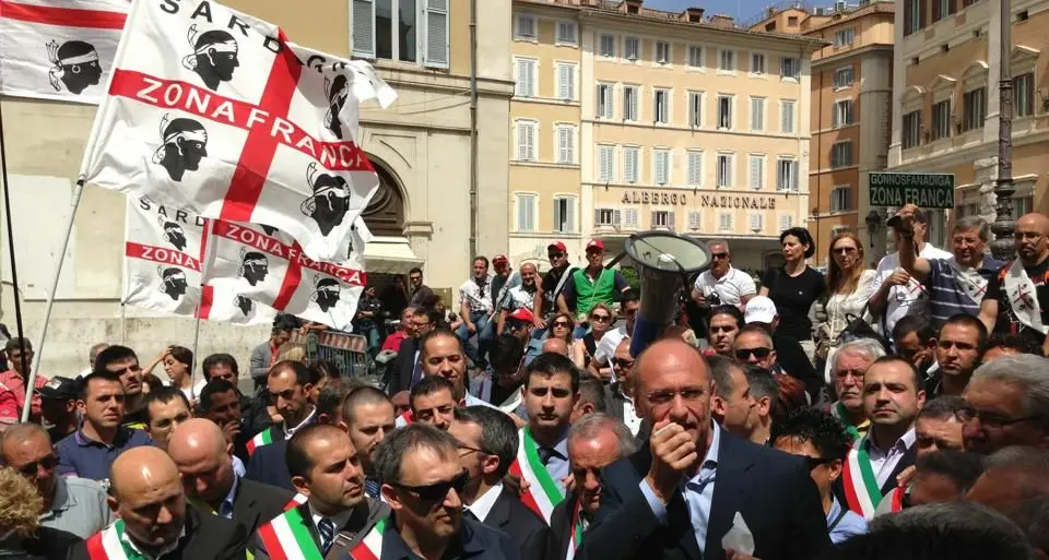 Zona Franca, Cappellacci da Roma: \"Questa è la battaglia di tutti i sardi\"