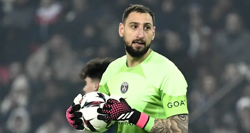 Calcio: Curva Milan contro Donnarumma, 'mazzetta dollari con sua faccia per dare il bentornato'