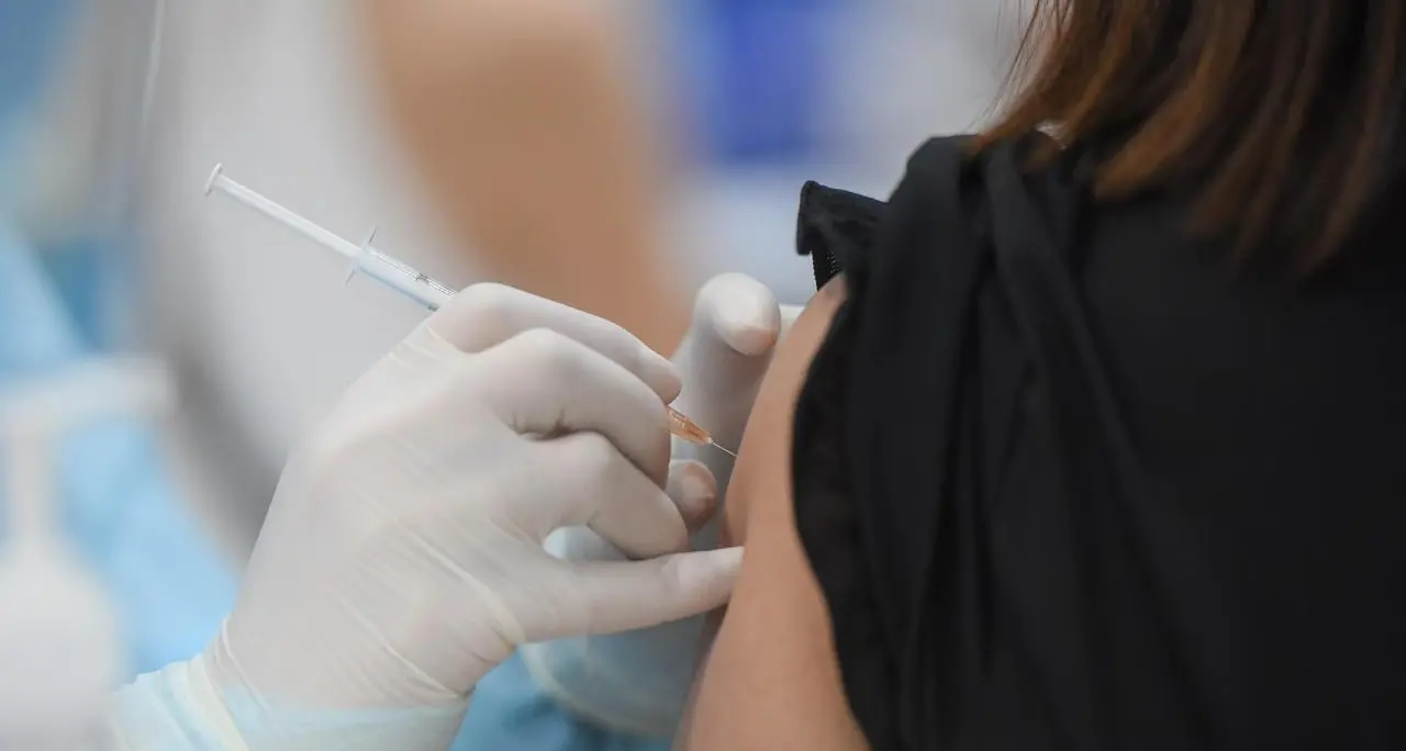 Vaccini: L'indagine, vaccini strumento efficace per 76% italiani, ma al Sud cala fiducia