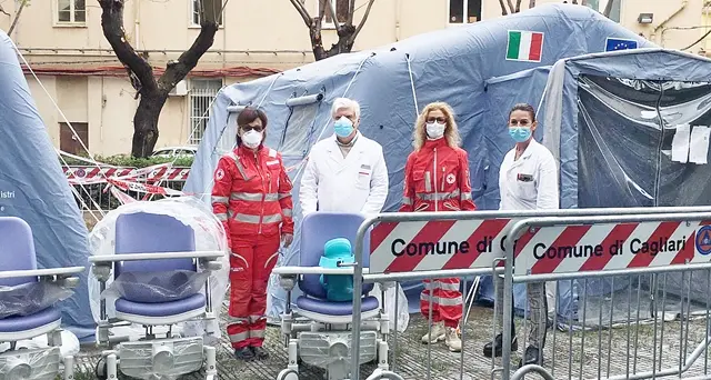 Croce Rossa Italiana Cagliari regala 3 sedie terapeutiche al Pronto Soccorso del Santissima Trinità