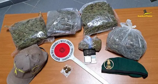 Cagliari. Nascondeva nello zaino un chilo di marijuana, arrestato