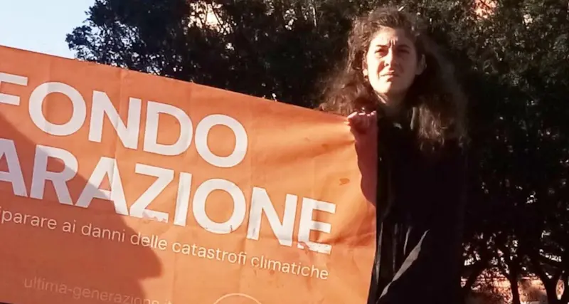 Cagliari. Protesta di Ultima Generazione interrotta dalla polizia