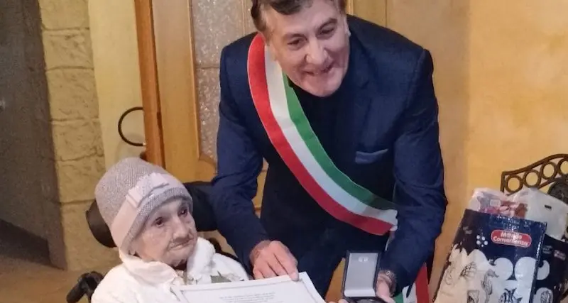 Cagliari festeggia i 103 anni di Gigina Piras