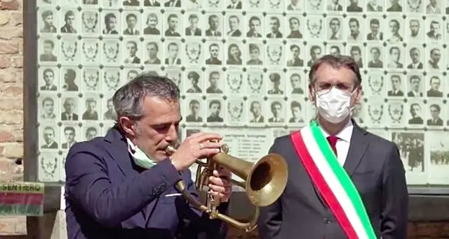 Paolo Fresu suona “Bella Ciao” in piazza Nettuno a Bologna. IL VIDEO