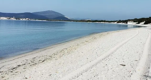 Coronavirus, sul sito di Palazzo Chigi: chi abita di fronte al mare può fare il bagno