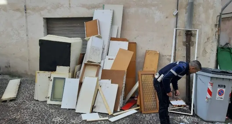 Rifiuti abbandonati a Sassari: guai penali per 4 persone