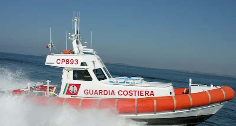 Oristano, irregolarità e pericoli per navigazione: nave fermata al porto