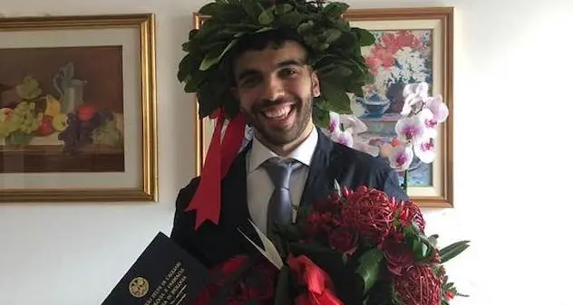 Coronavirus. Sergio Ortu laureato in Biologia dal salotto di casa