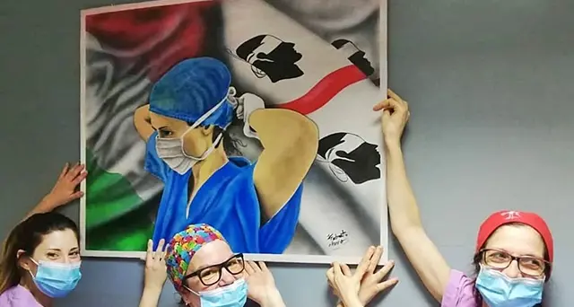 L’infermiera, il tricolore e il vessillo dei 4 mori: il bellissimo quadro di Roberto Albano donato al Santissima Trinità