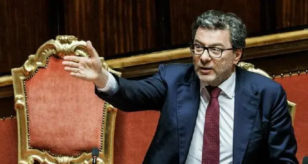 Pensioni, dal 1° gennaio arriva l'aumento: Giorgetti ha firmato il decreto