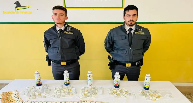 Porto Torres. Nasconde 1,5 chili di cocaina nella cassa dello stereo