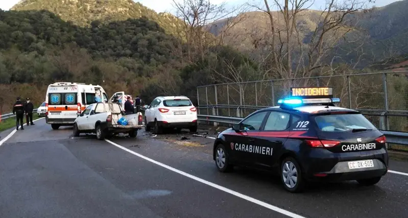 Calasetta. Auto si ribalta, conducente grave in ospedale