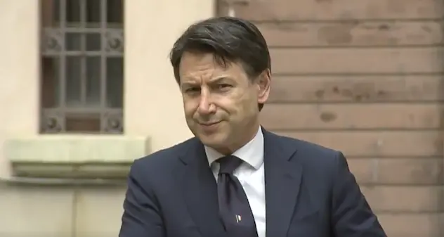 Conte: “Domani comincerà la fase 2, serviranno ancora di più collaborazione, senso civico e rispetto delle regole”