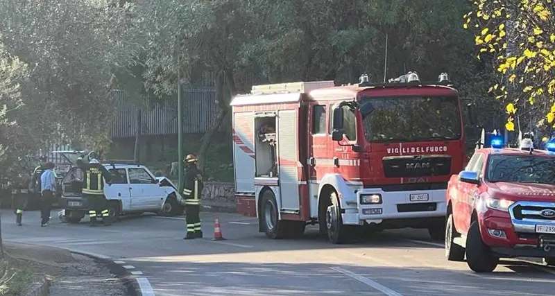 Incidente a Ilbono. Auto contro un palo: grave il conducente