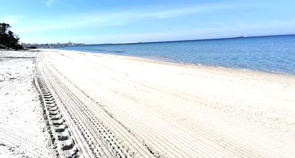Si può andare al mare? No, le spiagge restano chiuse
