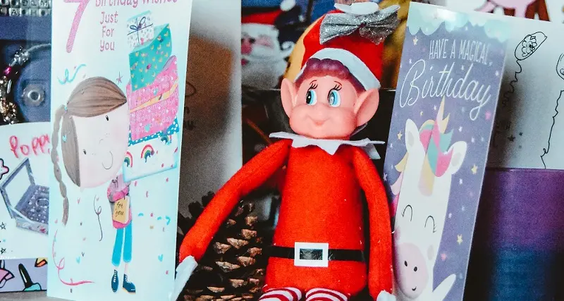 Elf on the shelf, la storia e la magia dell’elfo di Natale