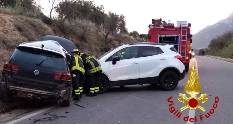 Tre auto coinvolte in un incidente sulla Provinciale 22: ci sono feriti