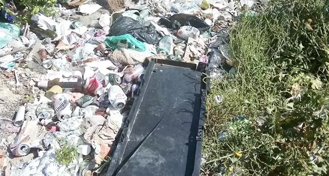 Via Cinquini, la denuncia di Valerio Piga: “Guardate lo schifo che c’è ancora sotto il parco di San Michele”