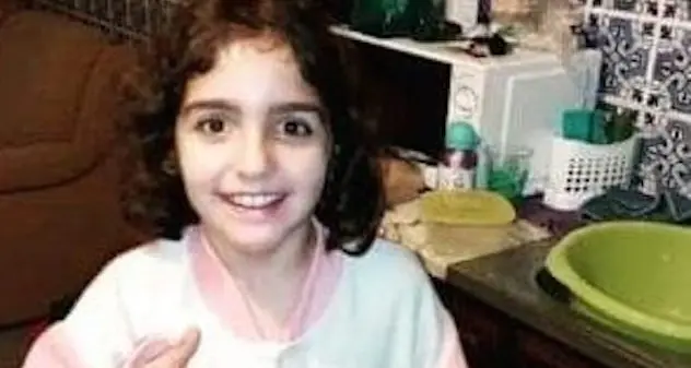 Trovata morta Valentina, scomparsa da casa a 9 anni: arrestati il padre e la matrigna