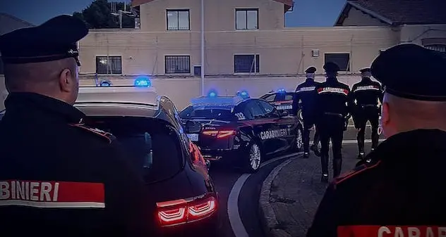 San Gavino. Calci e pugni ai genitori, giovane arrestato dai carabinieri
