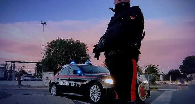 Arbus. Ubriaco al volante investe pedone: denunciato