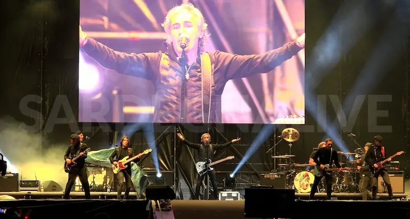 Assalto dei turisti ad Alghero per il Capodanno con Ligabue