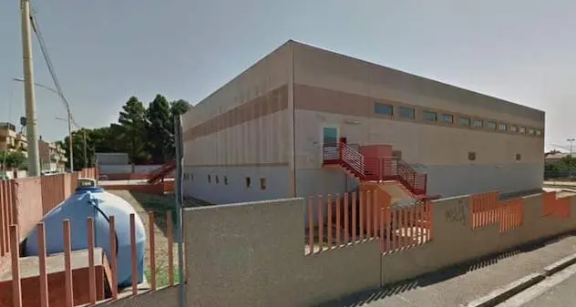 Attentato incendiario nella notte: distrutta la palestra comunale di Pirri