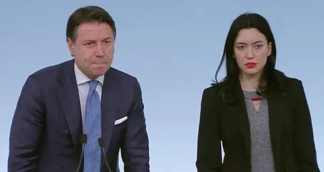 Scuola, Azzolina firma il decreto: assunti 4.500 insegnanti precari