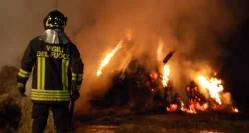 Bortigali. Incendio doloso in un fienile