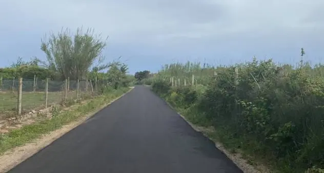 Tortolì. Asfalto e sistemazione dello sterrato nella strada che porta alla Bau beach e a Perde Mirai