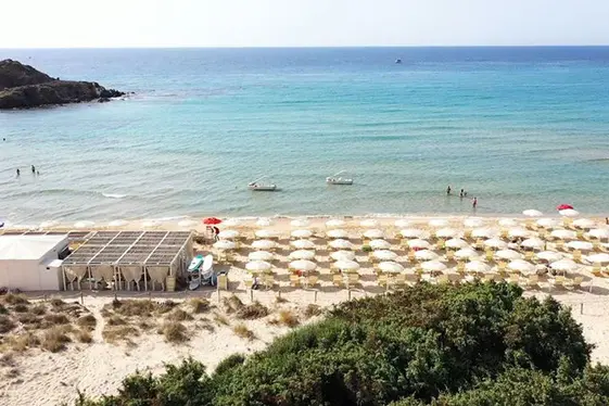 Stabilimento balneare Araj a Chia, nel Sud Sardegna \\rAbbiamo autorizzazioni per Ansa da titolare\\r
