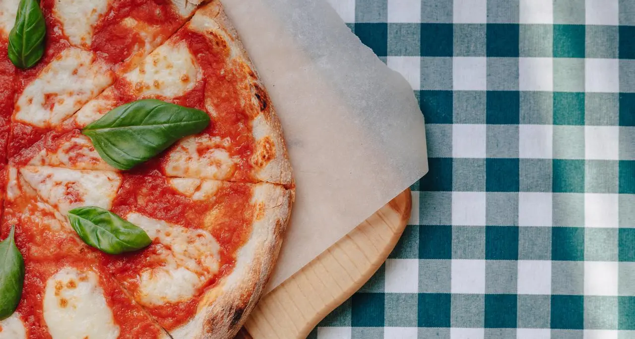 Oggi è il Pizza day, verità e falsi miti dai medici anti-bufale