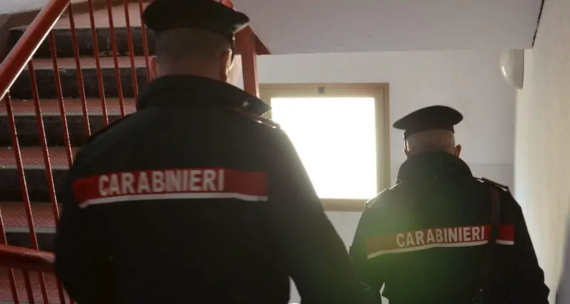 Cagliari, in arresto 23enne per maltrattamenti ai genitori