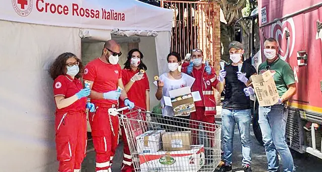 Croce Rossa, Unilever e Algida insieme per le famiglie in difficoltà: consegnati alimentari e gelati gratis ai bisognosi