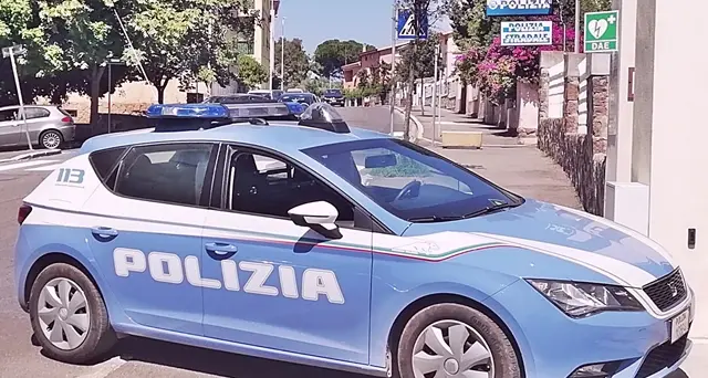 Donna perseguitata da uno stalker e ragazzina minorenne picchiata dal compagno della madre: interviene la Polizia