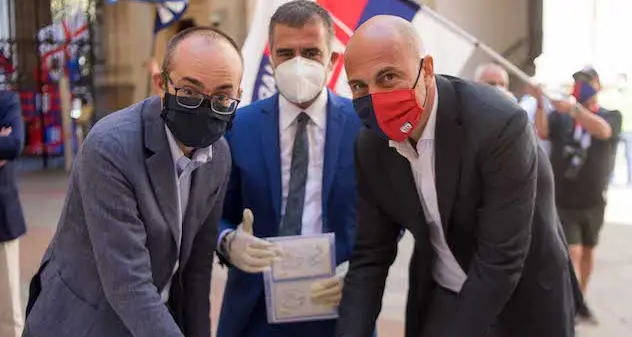Un francobollo per i 100 anni del Cagliari