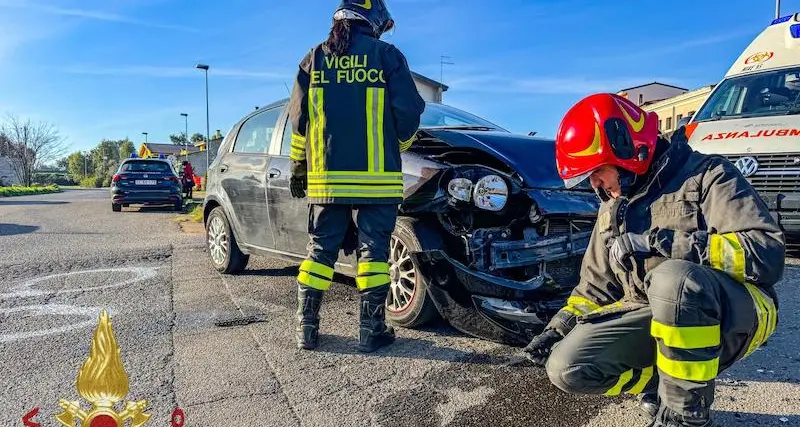 Ghilarza. Scontro all’incrocio tra auto, due feriti