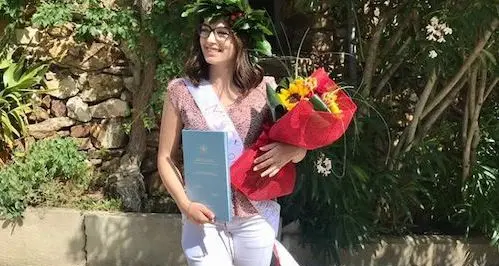Baunei, Sara si laurea in videoconferenza dal salotto di casa