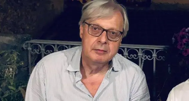 Sgarbi condannato per diffamazione contro l'ex sindaca di Roma Raggi